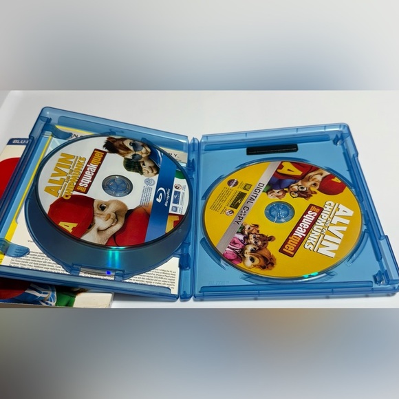 Alvin & The Chipmunks The Squeakquel. Blu-Ray, DVD, & Digital Combo Set. - Picture 4 of 4